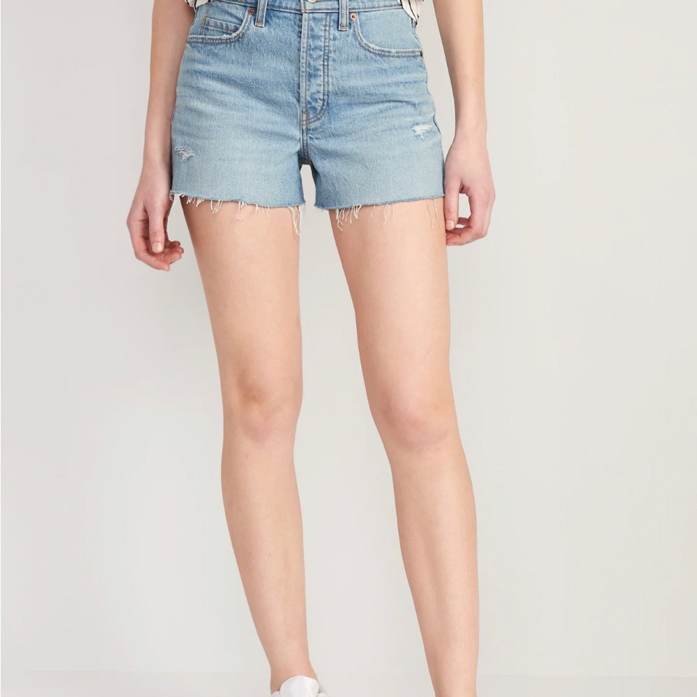 Old navy, light washed jean shorts